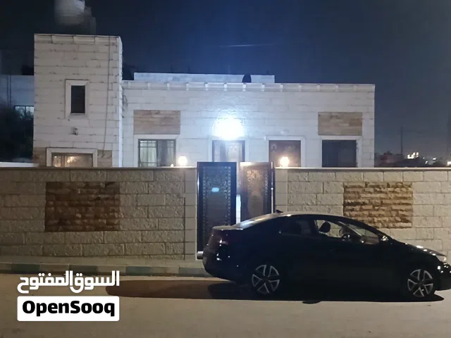 160 m2 5 Bedrooms Townhouse for Sale in Amman Sahab