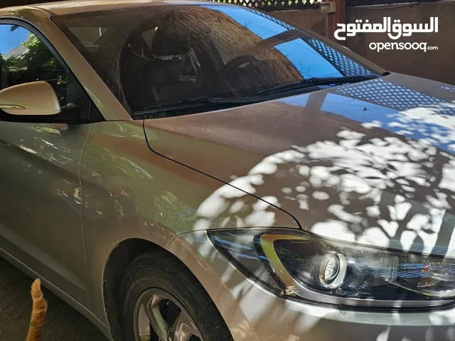 Used Hyundai Avante in Amman