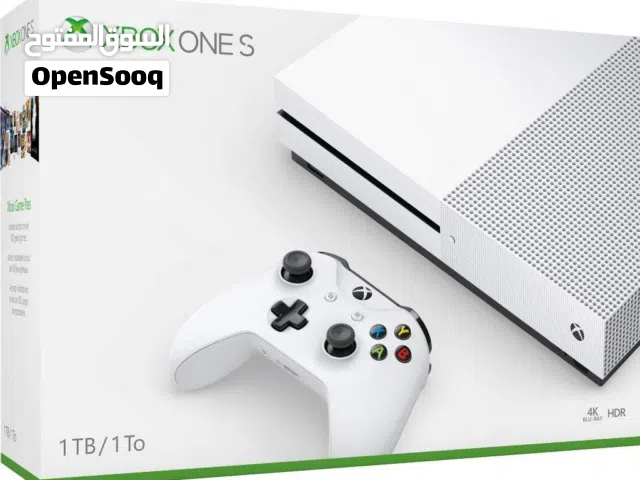 جهاز Xbox one s 1T نظيف وشغل مع 4 أقراص و جوستك عدد 2 للبيع بسعر مناسب