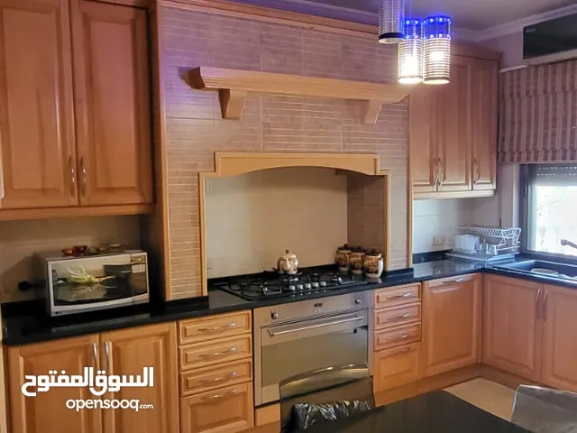 235m2 4 Bedrooms Apartments for Sale in Amman Al Kursi