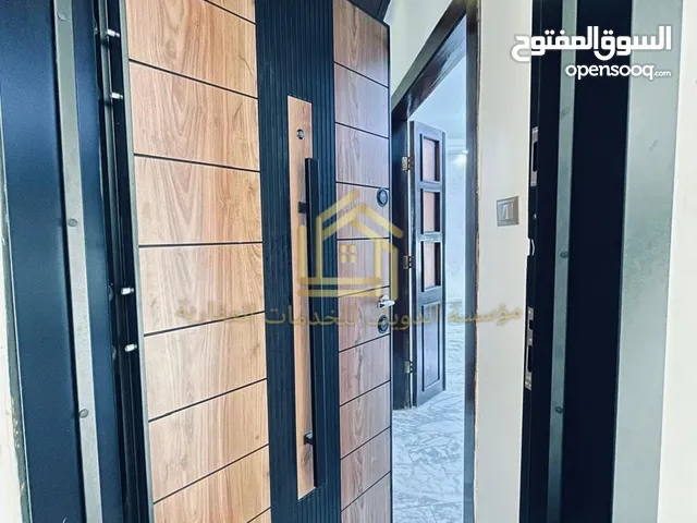 شقة مجددة بالكامل - الرابية - 3نوم1ماستر - بإطلالــــه مميزة - قرب الخدمات العامة