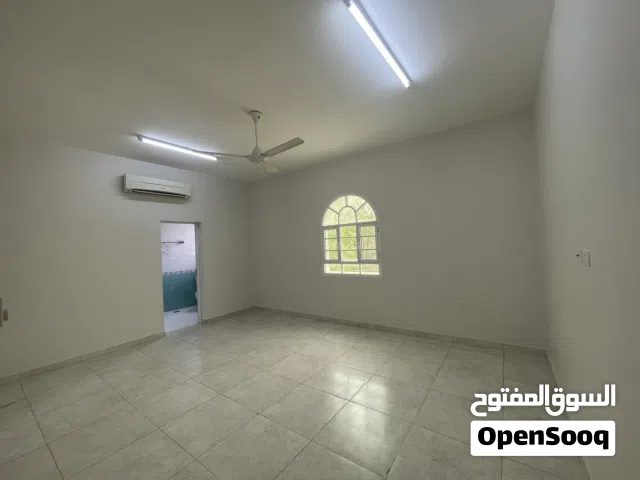 160 m2 2 Bedrooms Apartments for Rent in Muscat Al Mawaleh