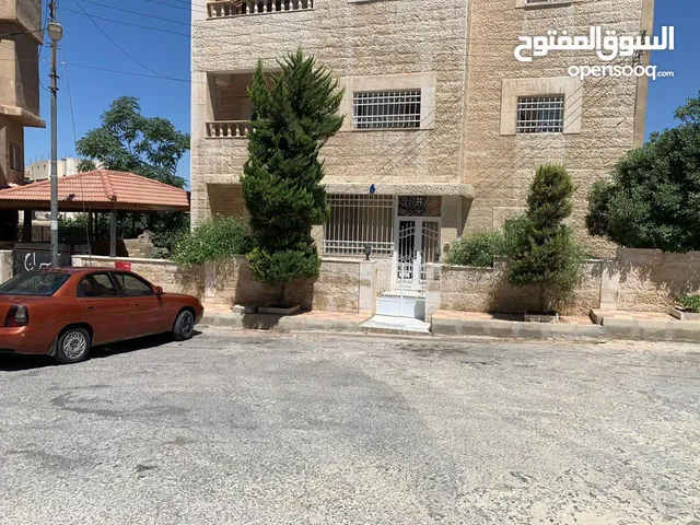 شقة ارضيه منطقة ماركا بالقرب من مسجد حمزه