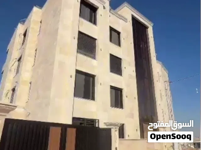 أرضية بكهرباء مجانية 170م2 مع ترس 40م2 في الجبيهة و تدفئة مركزية بمدخل و كراج خاص