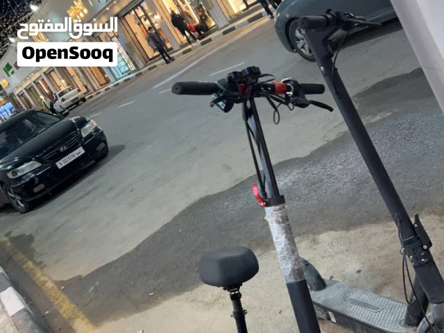 سكوتر الوحش كهربائي