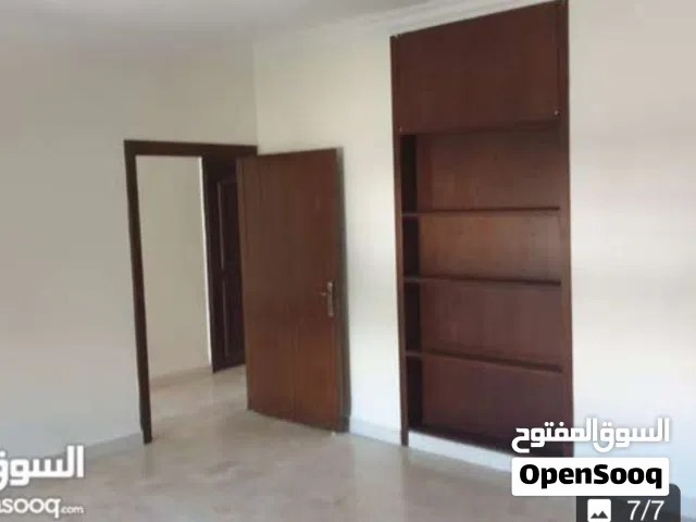 بسعر مغري جداا من المالك مباشره شقه تجاريه في منطقه حيويه بين مستشفى الاردن والعبدلي عيادات او مكاتب