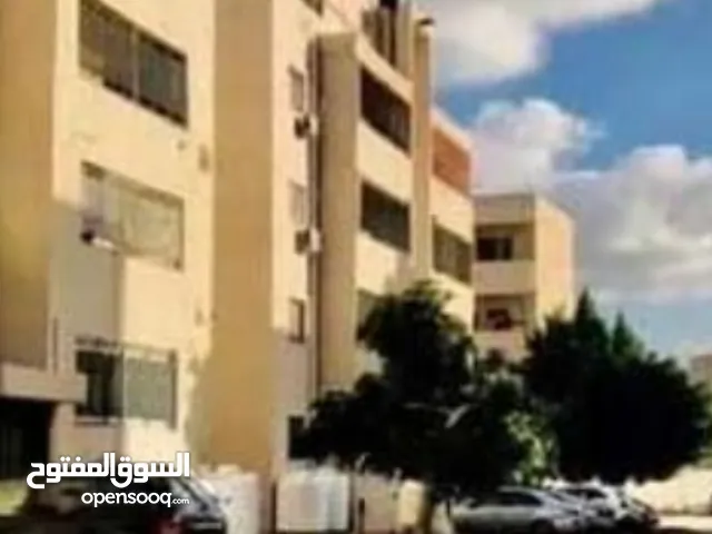 شقة في زاويه الدهماني عمارات 4 طوابق مقابل نادي الشط