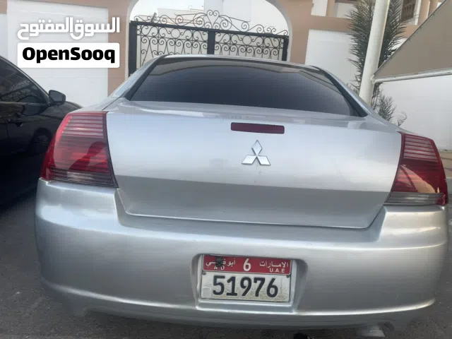 2011 ميتسوبيشي جالنت Standard