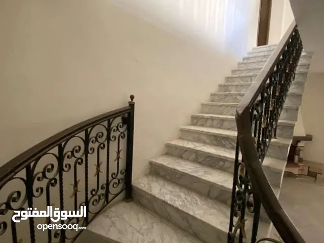 250 m2 4 Bedrooms Villa for Rent in Amman Jubaiha