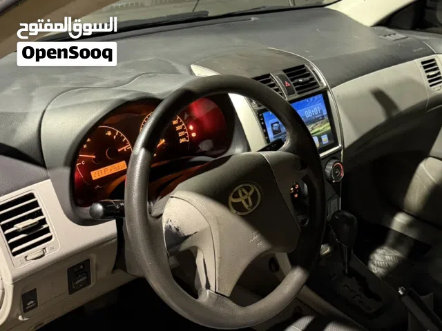 تويوتا كورولا 2013 موديل XLI استعملت بحالة جيدة مع تأمين شامل ومرخصة