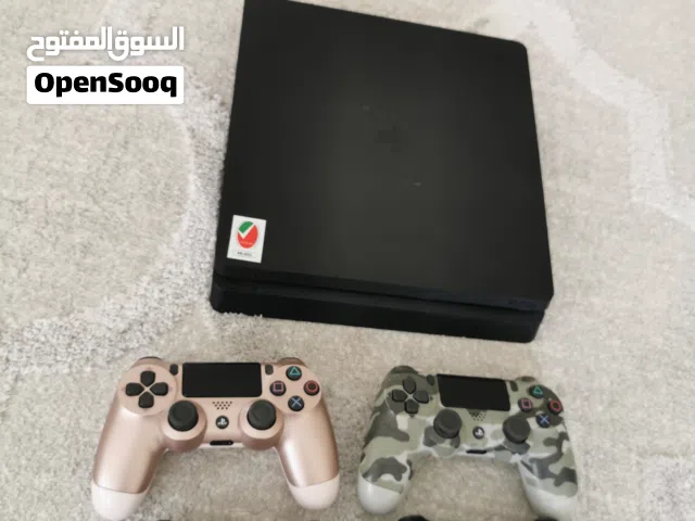 Playstation 4 with 4 controllers