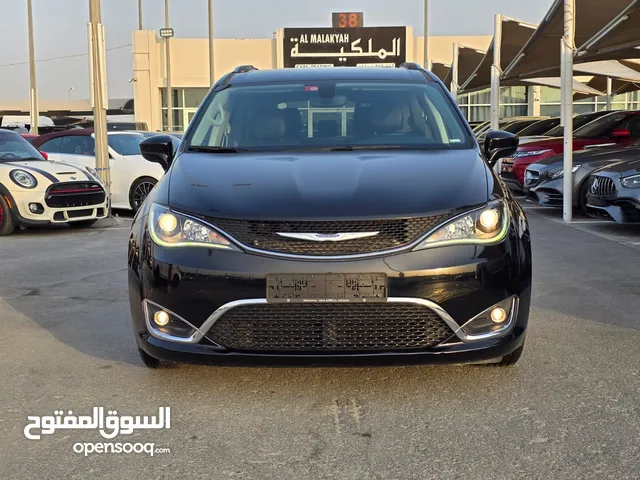 Used Chrysler Pacifica in Sharjah