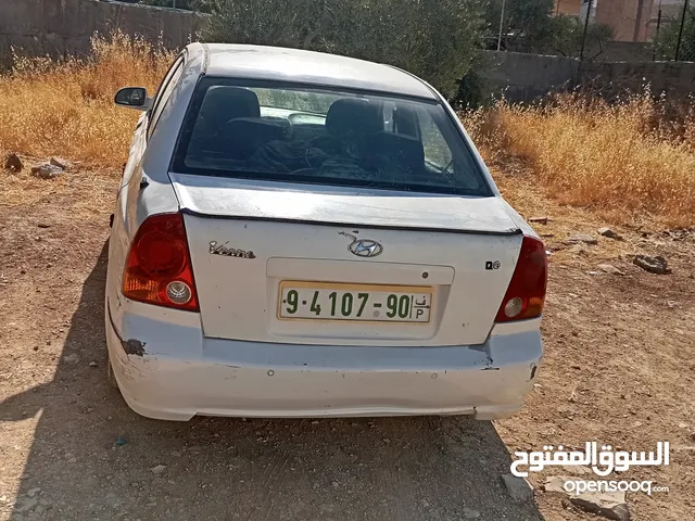 سيارة هونداي فيرنا 2003ميكانيكيات جيدة جدا وعيوب بسيطة بالبودي