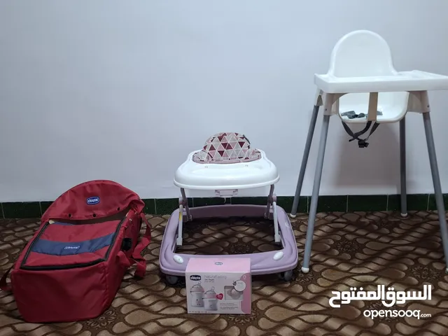 كوت أطفال شيكو وكرسي طعام ايكيا ورضاعة شيكو جديدة وعرباية مجانا ب 25 دينار فقط