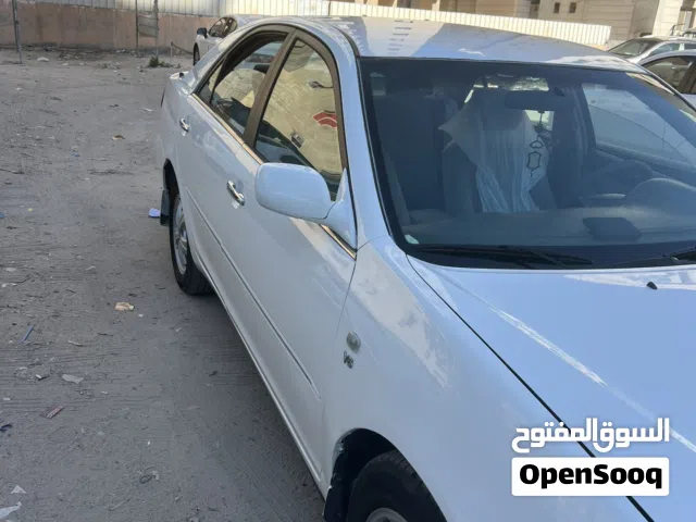 سياريتن كامري للبيع بزجاج الوكالة