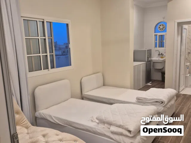 ستوديو للطالبات أو الموظفات حصرياً . السكن في بيت مع عوائل