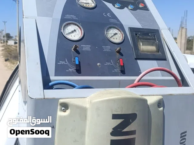 آلة صيانه تكييف سيارات ايطالية