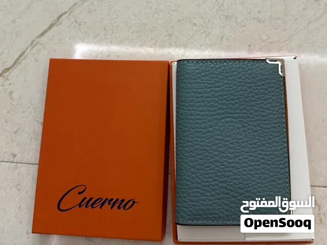 بوك غير مستعمل جلد طبيعي ماركه إماراتيه