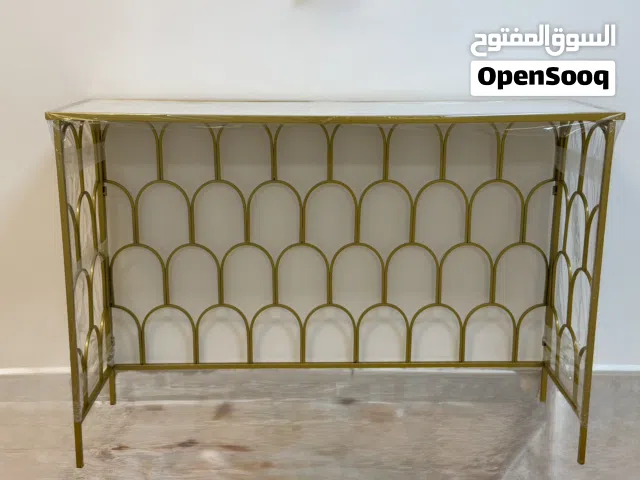 طاولة للبيع