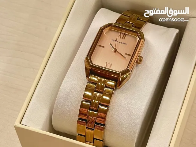 ساعه نسائيه anne klein ذهبيه
