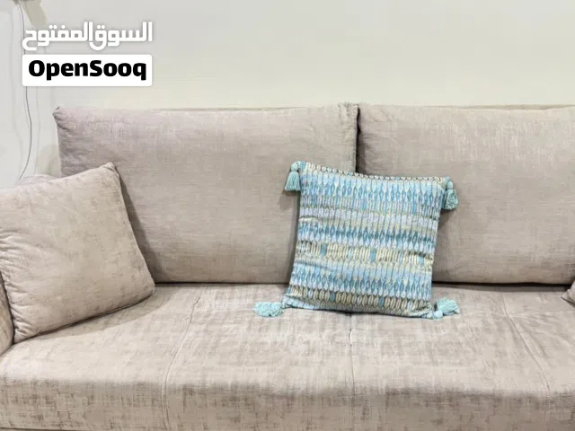 طقم كنب 2 ثلاثي 2 احادي