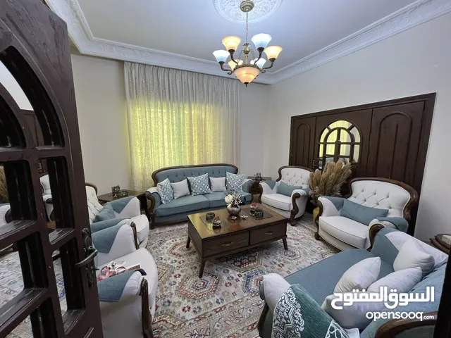 180 m2 4 Bedrooms Townhouse for Sale in Amman Al Hashmi Al Shamali