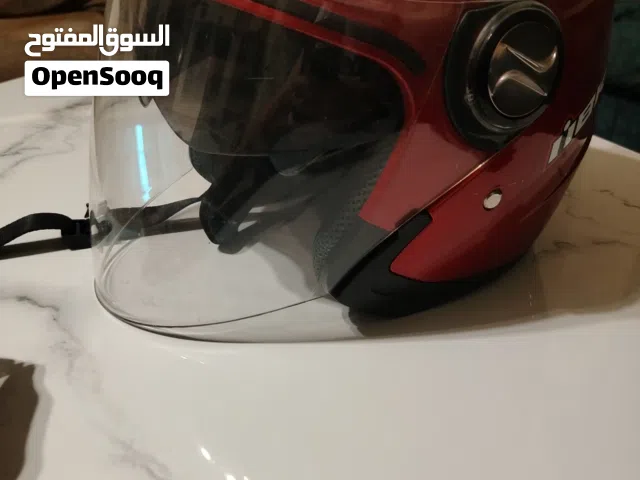 خوذة دراجة للبيع بحالة ممتازة