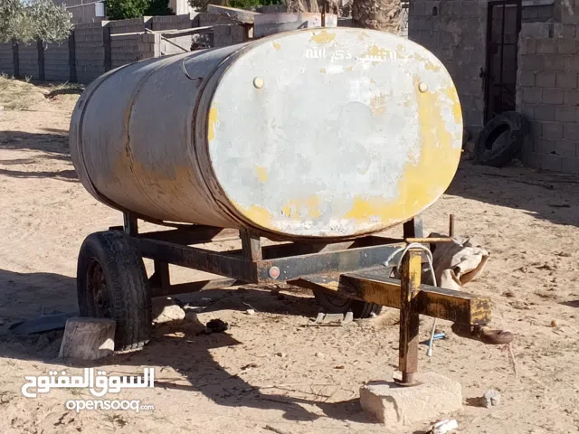 بوطي ميه 2000 لتر  مع مساحه جرار