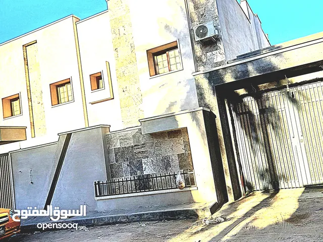 200 m2 5 Bedrooms Villa for Rent in Tripoli Souq Al-Juma'a