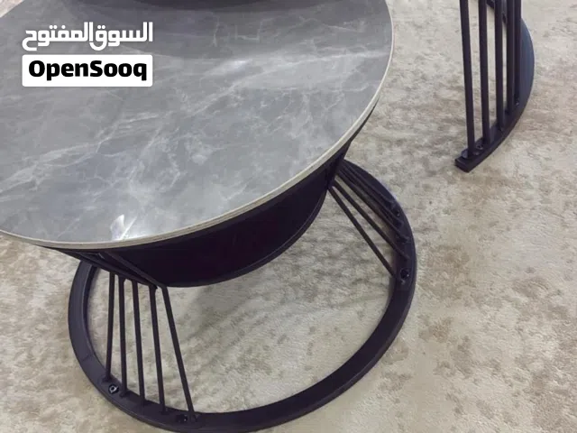 طاولة بحالة ممتازة