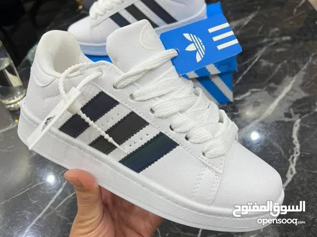 White Sport Shoes in Amman