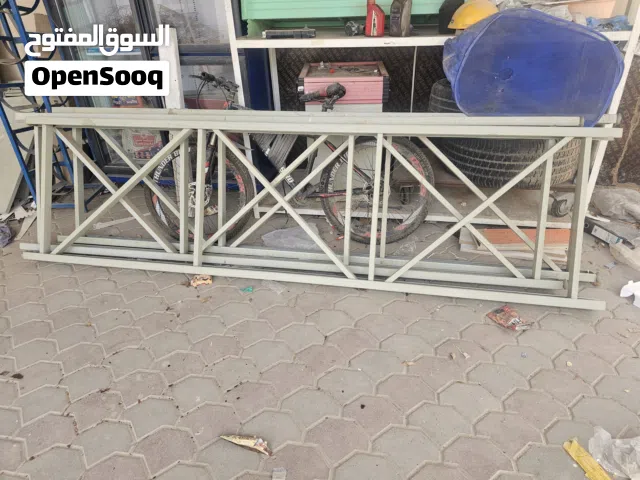 ارفف محلات قويه او شلفات للبيع مستعجل