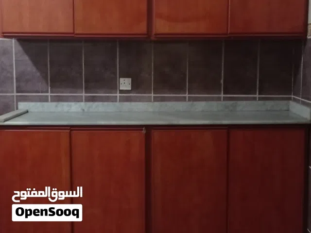 دولاب مطبخ المنيوم نظيف جدا 2 متر