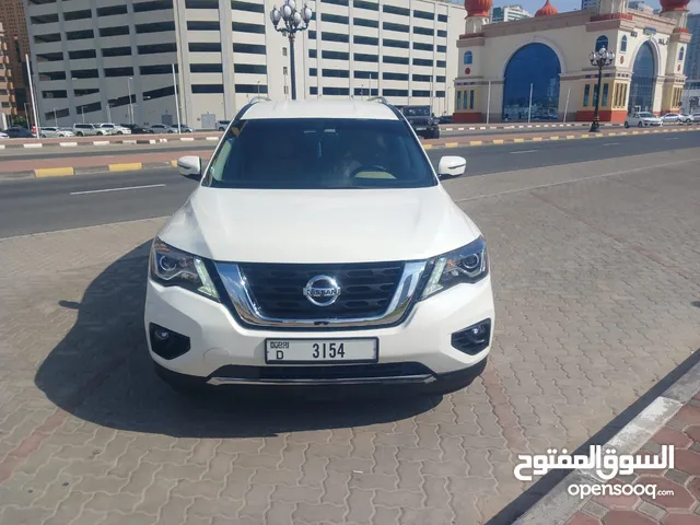 Nissan Pathfinder 2017 very clean ready touse