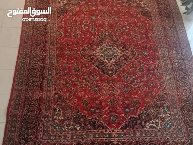 سجادة فارسية منسوجة يدوياً