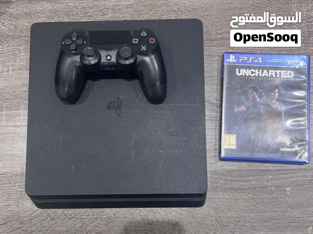 Ps4 مع مستعمل كنترولر و cd  uncharted (the lost legacy)