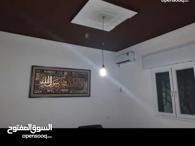 160 m2 3 Bedrooms Villa for Sale in Tripoli Ain Zara