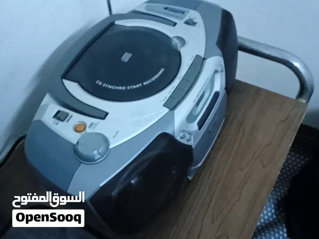 مسجل راديو وشرائط ودي في دي