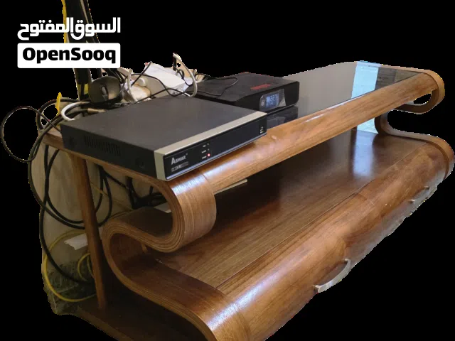 ميز تلفاز مستعمل