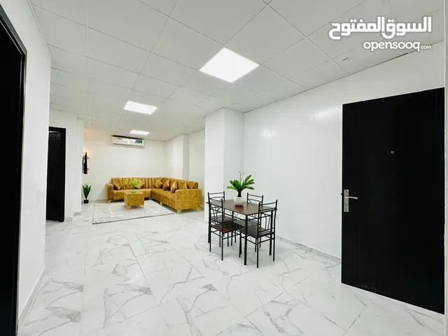 Z9 غرفتين وصالة للإيجار الشهري المفروش في عجمان في منطقة ( المويهات 2 ) اثاث ومبني جديد وموقع مميز