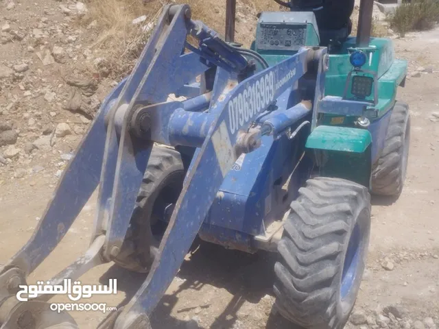 جرافة حجم صغير مناسبة لجميع الأعمال الترابية للإيجار