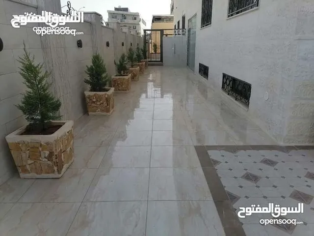 135 m2 3 Bedrooms Apartments for Sale in Amman Al Rawnaq
