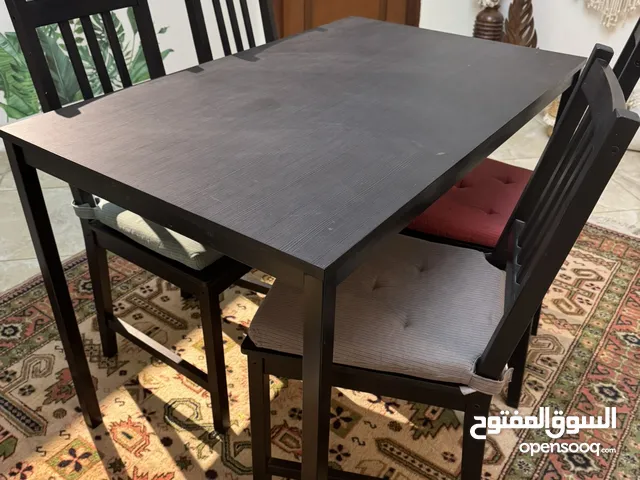 سفرة ايكيا سوداء 4 كراسي (110 في 67سم)