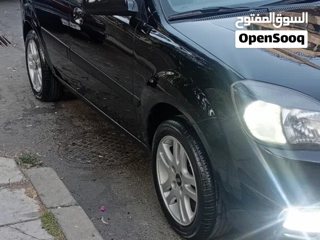 2009 كيا ريو Standard