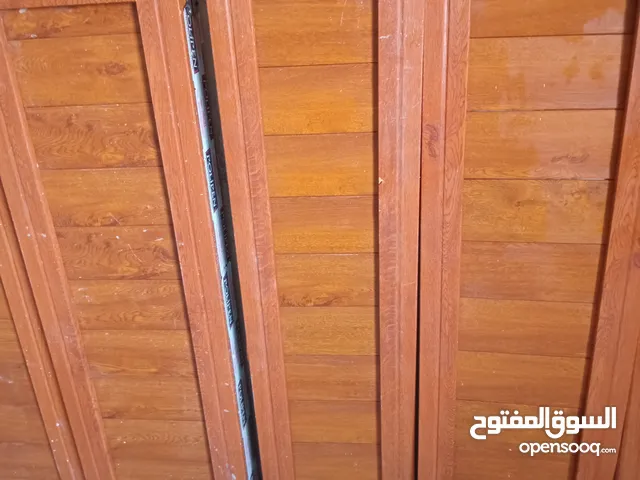 شباك وصنادىق