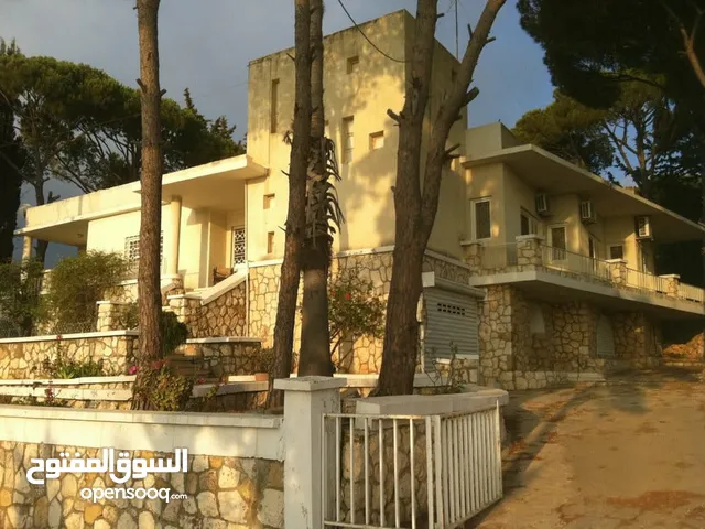 Villa in Mechref for Yearly Rent - Large Garden and Sea view. فيلا للايجار في المشرف مطلة على البحر