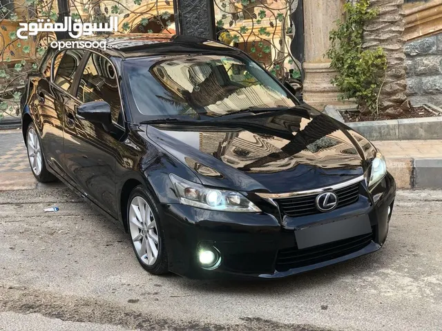 لكزس CT200 موديل 2012