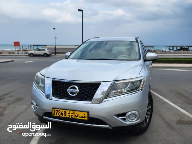 للبيع فقط نيسان باثفايندر خليجي موديل 2013