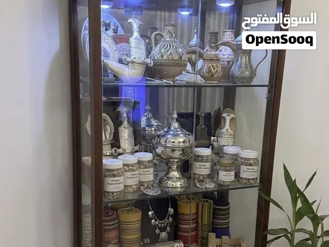 Wooden glass shelf رف خشبي مميز للبيع