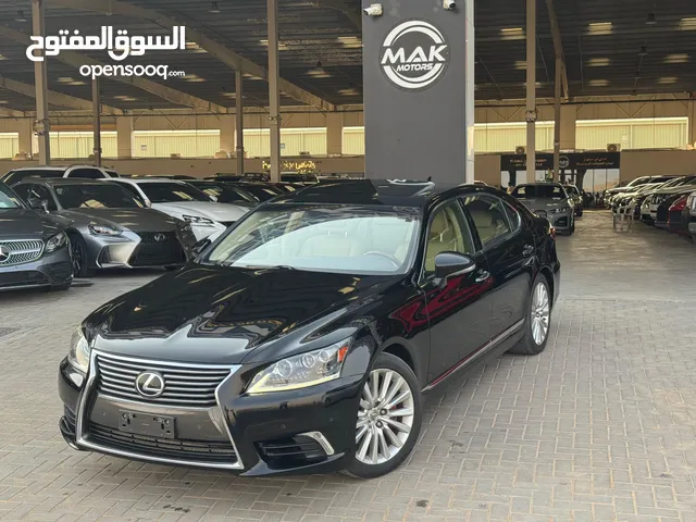 LARGE / 4.6L V8 / TRIPLE XENON LIGHTS / COOLING AND HEATING SEATS / SOFT CLOSE DOORS / IN PERFECT CO